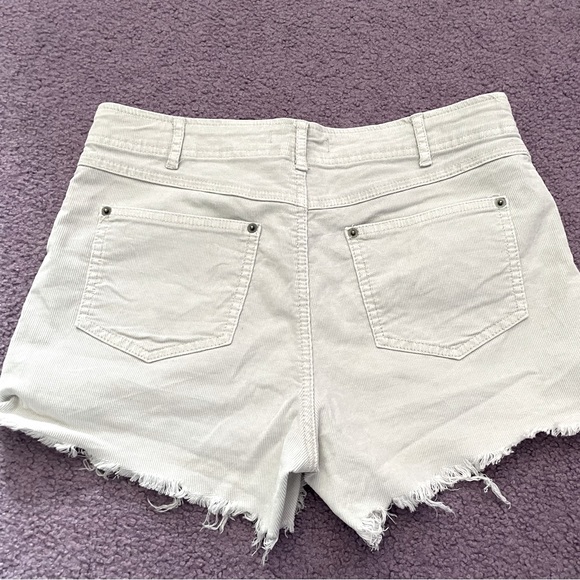 FREE PEOPLE light gray corduroy shorts - Picture 2 of 2